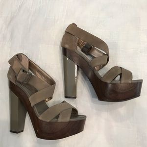 Women’s Size 8 BCBG Platform Sandal